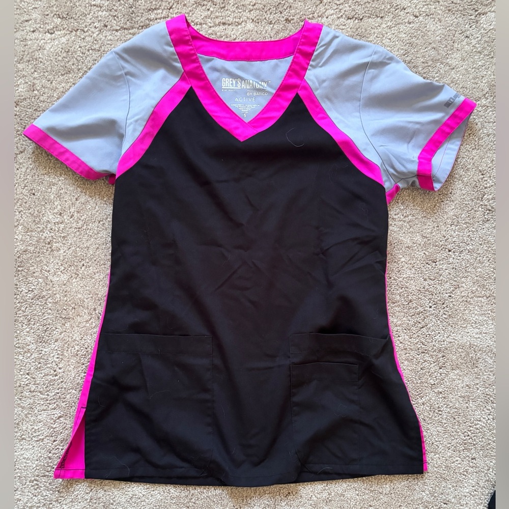 Grey’s AnatomyBlack and Pink Scrub Top